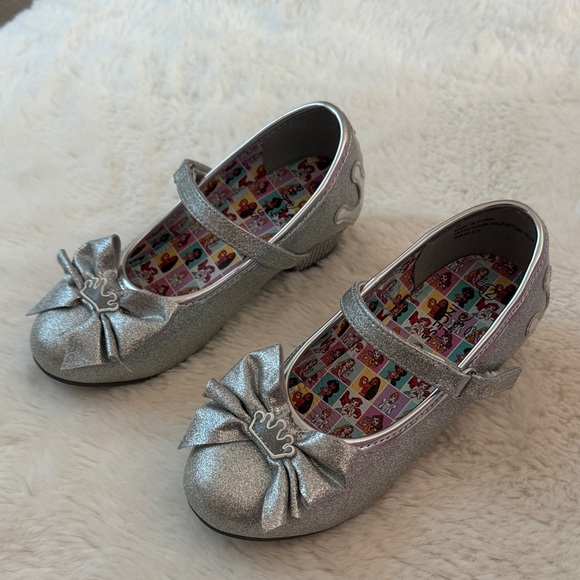 The Children's Place Silver Dress Shoes with Bow x Disney Princess - Picture 1 of 2